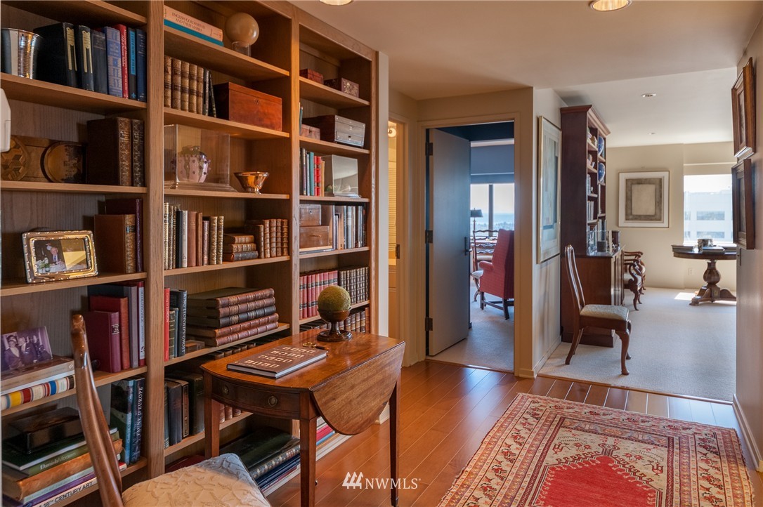 1301 Spring Street, Unit 19I Seattle, WA 98104 - Photo 8 of 16 Gallery Image 8