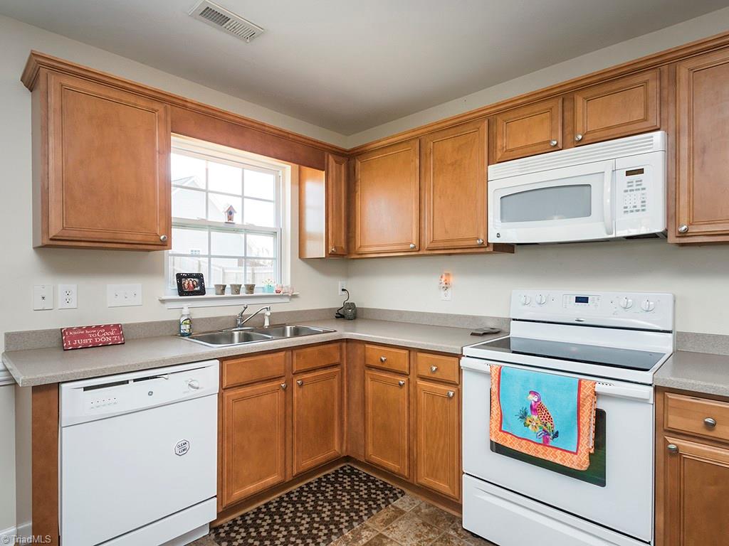 2530 Covington Loop Graham, NC 27253 - Photo 4 of 24 Gallery Image 4