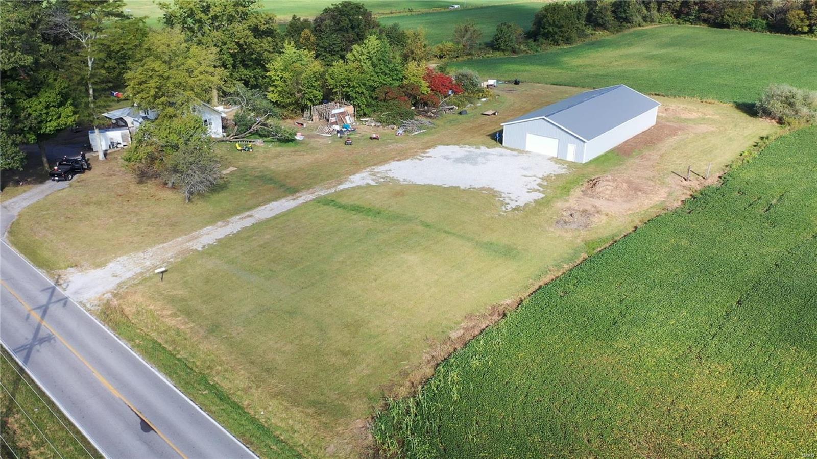 10043 Yellow Banks Road Benton, IL 62812 - Photo 9 of 9 Gallery Image 9