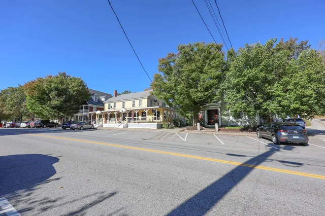 $550,000 | 74 Kearsarge Mountain Road, Warner, NH 03278