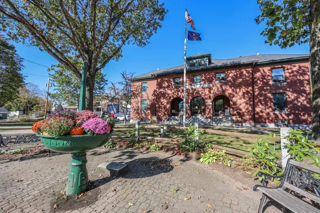 $550,000 | 74 Kearsarge Mountain Road, Warner, NH 03278