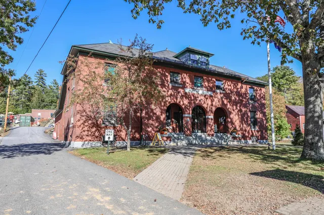 $550,000 | 74 Kearsarge Mountain Road, Warner, NH 03278