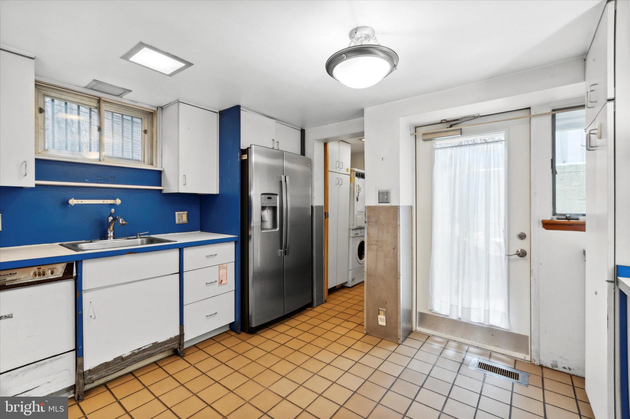 1920 Rittenhouse Square Philadelphia, PA 19103 - Photo 19 of 26 Kitchen has door leading to outside space
