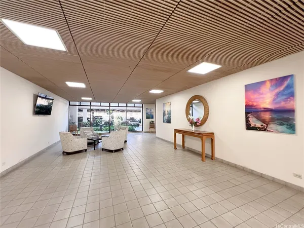 $3,300 | 4300 Waialae Avenue, Unit A1403, Honolulu, HI 96816