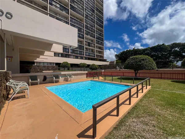 $3,300 | 4300 Waialae Avenue, Unit A1403, Honolulu, HI 96816