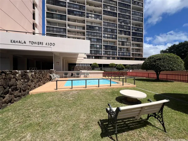 $3,300 | 4300 Waialae Avenue, Unit A1403, Honolulu, HI 96816