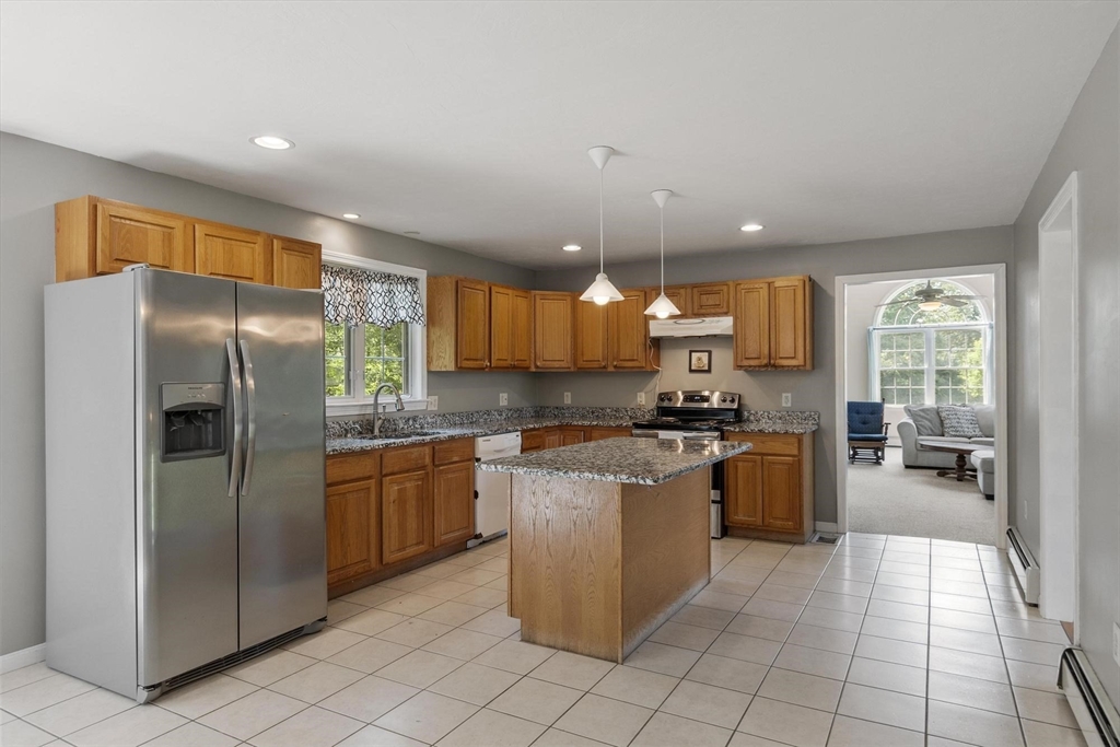 140 Chace Hill Road Lancaster, MA 01523 - Photo 5 of 37 Gallery Image 5