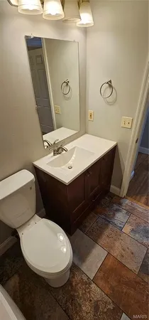 $138,000 | 1460 Summergate Parkway, Unit J, St. Charles, MO 63303
