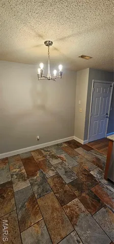 $138,000 | 1460 Summergate Parkway, Unit J, St. Charles, MO 63303