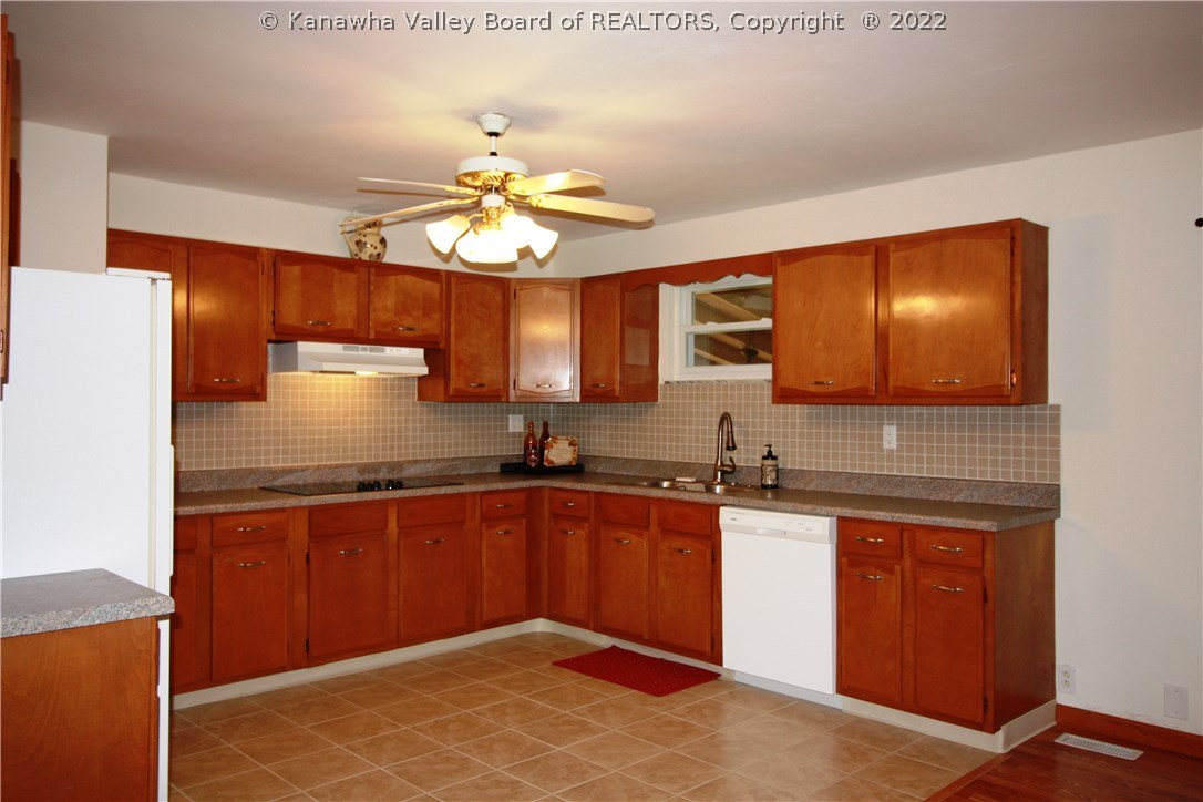 1439 Rocky Step Road Scott Depot, WV 25560 - Photo 23 of 30 Gallery Image 23