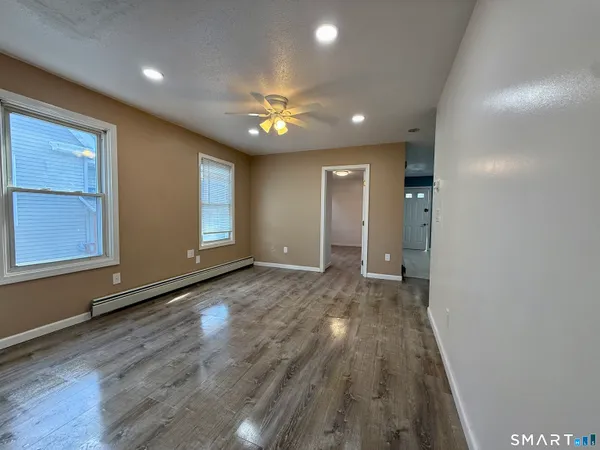 $1,975 | 8 Scott Street, Unit 2, Naugatuck, CT 06770