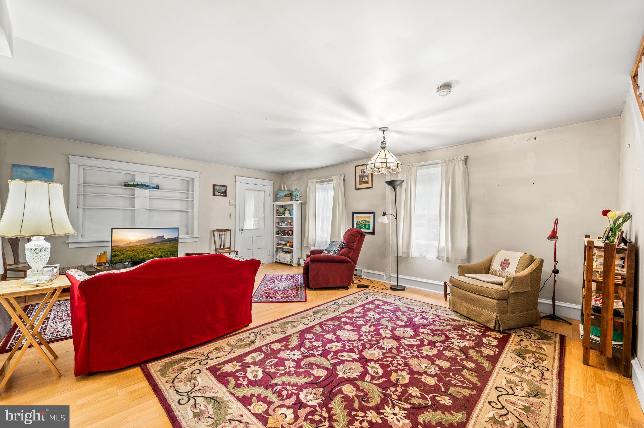 2731 Coventryville Road Pottstown, PA 19465 - Photo 5 of 30 Living room/dining room combo