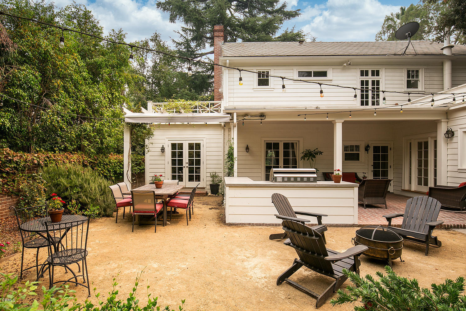 1041 Prospect Boulevard Pasadena, CA 91103 - Photo 43 of 47 a view of living room with patio furniture and kitchen