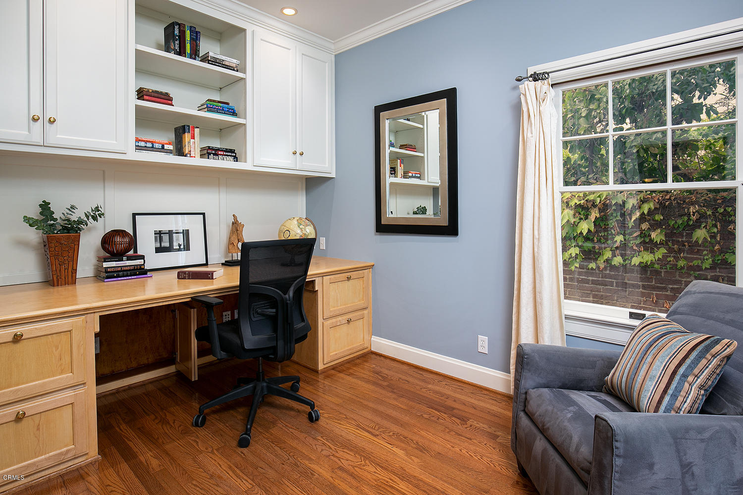 1041 Prospect Boulevard Pasadena, CA 91103 - Photo 9 of 47 a workspace with furniture and a window