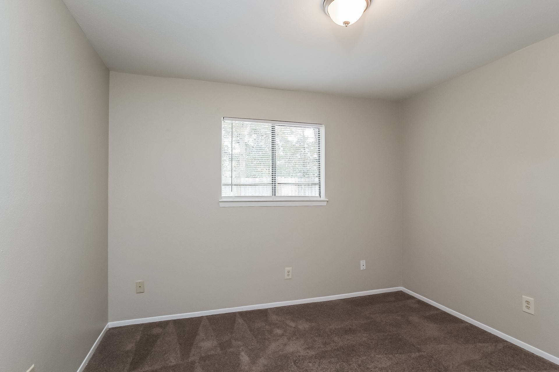 9 West Bigelow Oak Court Spring, TX 77381 - Photo 10 of 15