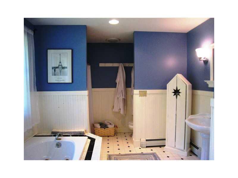 175 Flying Point Road Freeport, ME 04032 - Photo 19 of 35 Master Bath/Spa.
