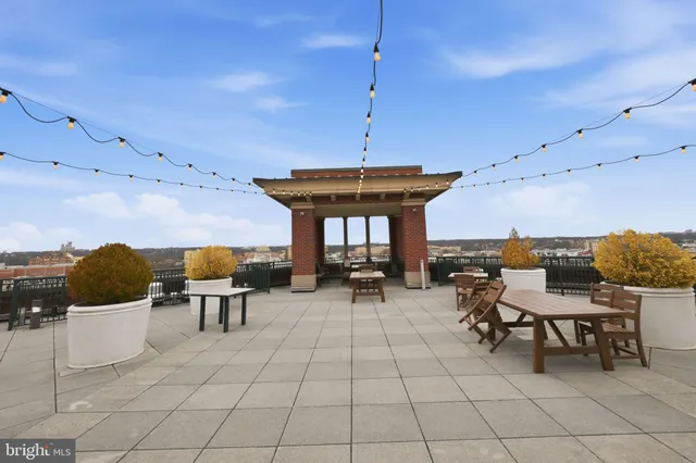 a view of an outdoor space