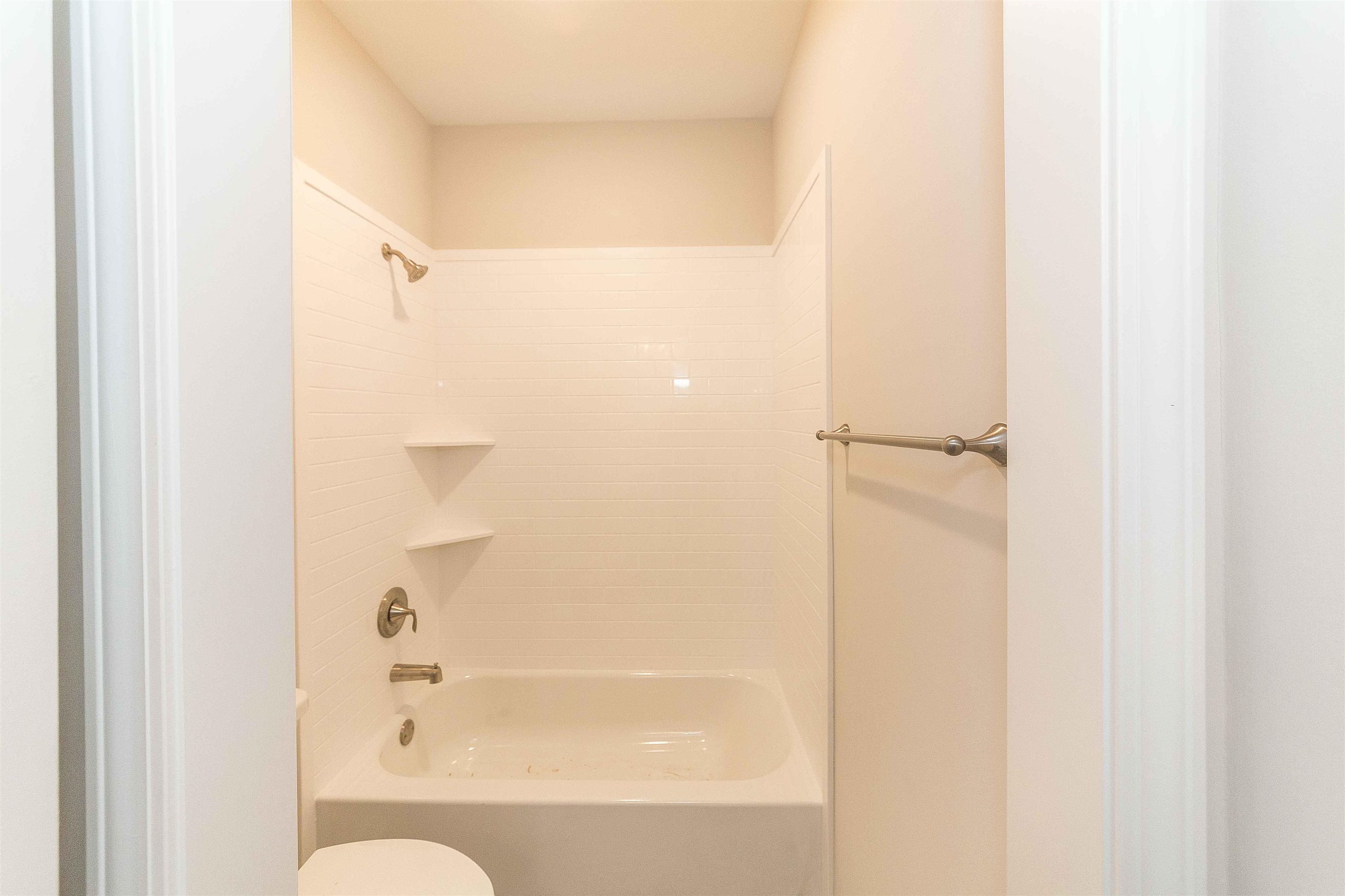 6441 Mccord Loop Arlington, TN 38002 - Photo 19 of 23 a bathroom with a bathtub