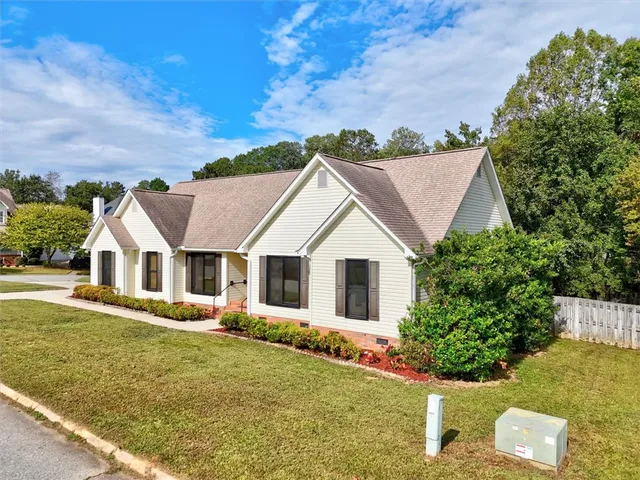 $319,999 | 6 West Fairgate Court, Simpsonville, SC 29680