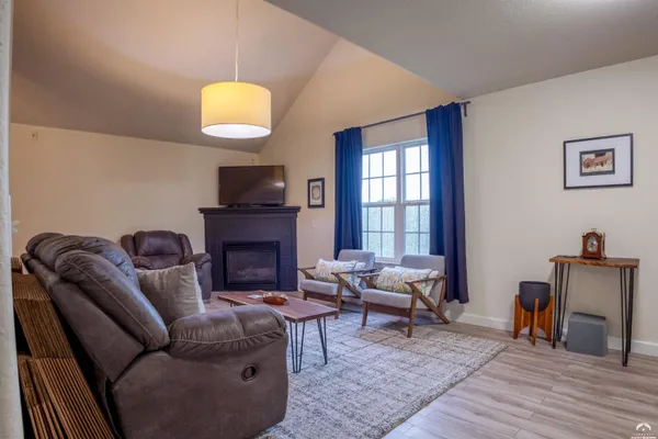 $314,900 | 1532 B Legend Trail Drive, Lawrence, KS 66047