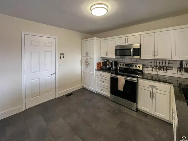 $314,900 | 1532 B Legend Trail Drive, Lawrence, KS 66047