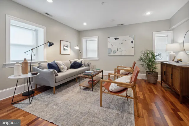 $2,550 | 1324 Euclid Street Northwest, Unit 5, Washington, DC 20009