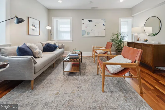 $2,550 | 1324 Euclid Street Northwest, Unit 5, Washington, DC 20009