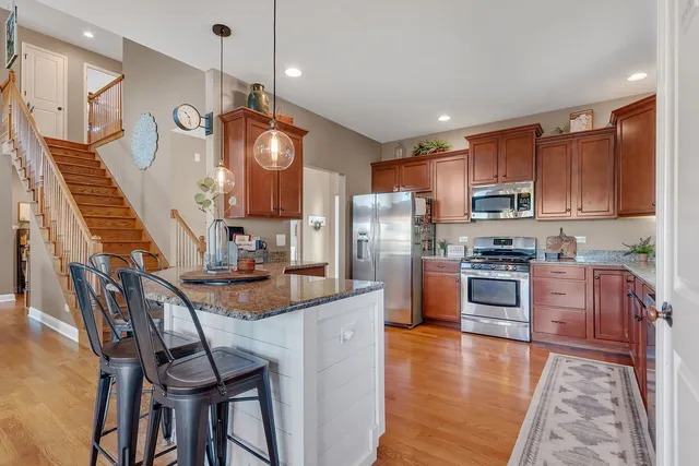 $525,000 | 469 Kelly Avenue, Yorkville, IL 60560