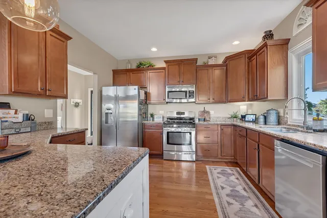 $525,000 | 469 Kelly Avenue, Yorkville, IL 60560