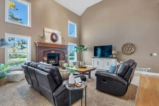 $525,000 | 469 Kelly Avenue, Yorkville, IL 60560