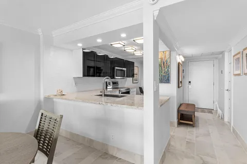 $425,000 | 14 Royal Palm Way, Unit 501, Boca Raton, FL 33432