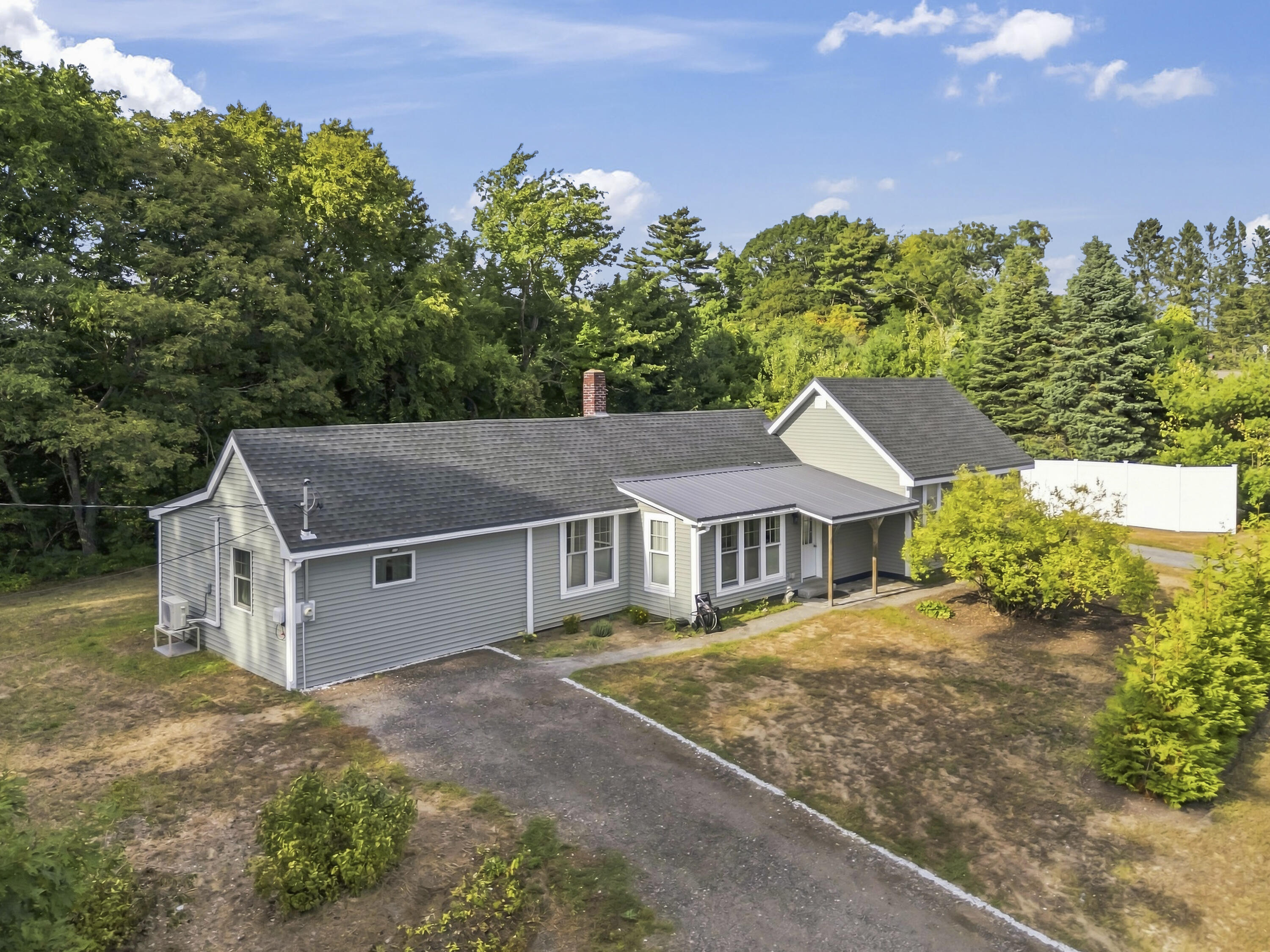 12 Middlesex Road Topsham, ME 04086 - Photo 3 of 53 photos_high_resolution_12_Middlesex_Rd_0