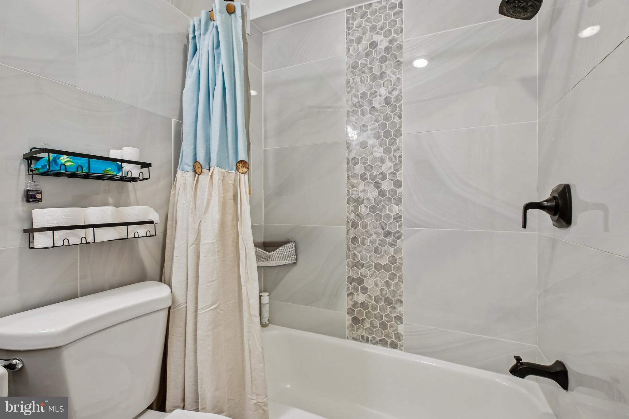 1900 Lyttonsville Road, Unit 702 Silver Spring, MD 20910 - Photo 22 of 31 Gallery Image 22