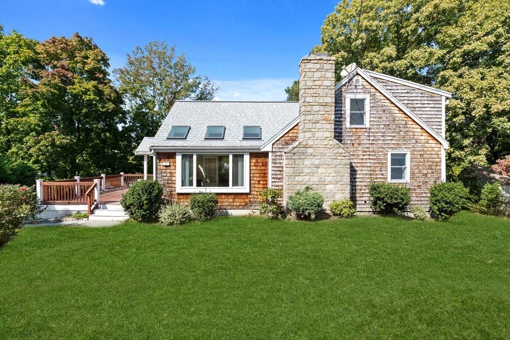 33 Governor Andrew Road Hingham, MA 02043 - Photo 1 of 23 Gallery Image 1