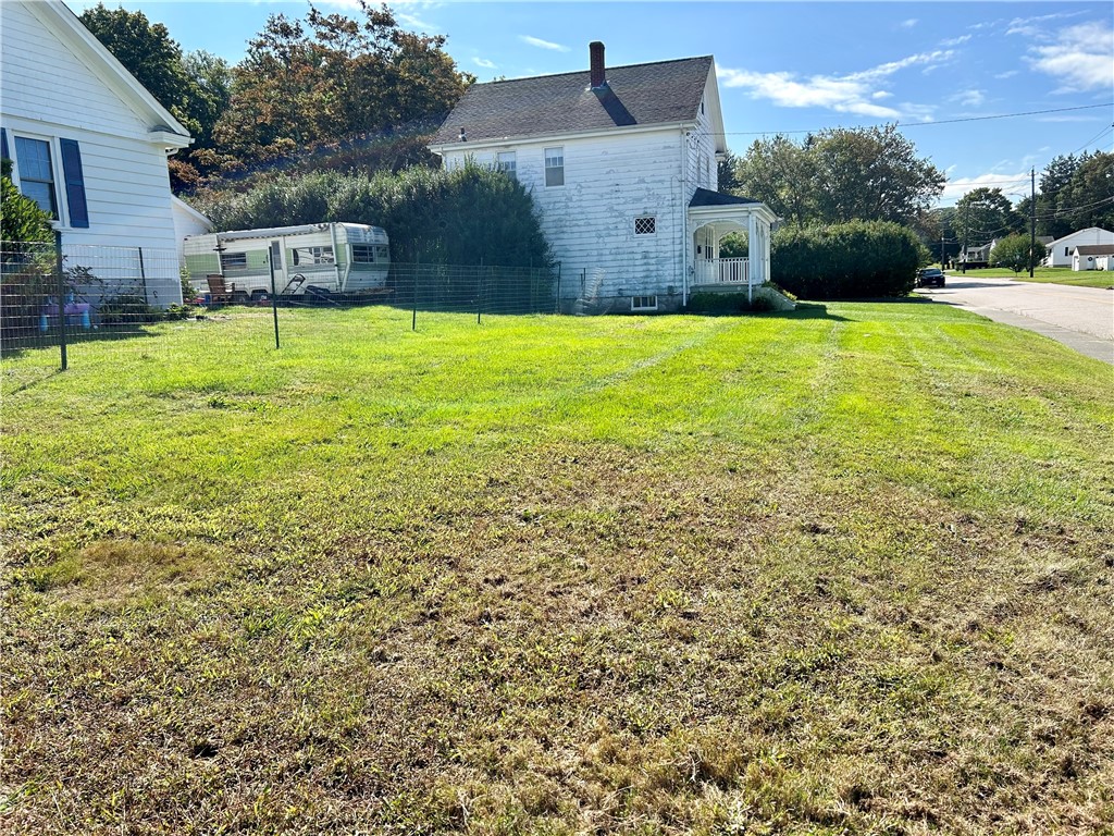 33 John Street Westerly, RI 02891 - Photo 2 of 4