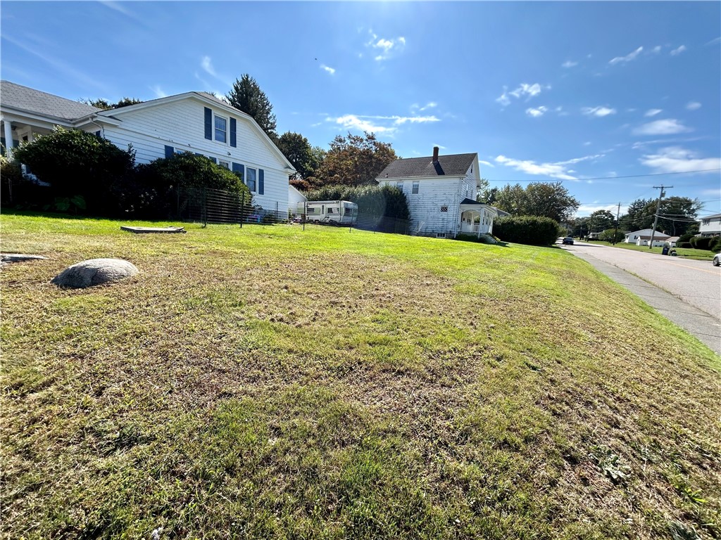 33 John Street Westerly, RI 02891 - Photo 3 of 4