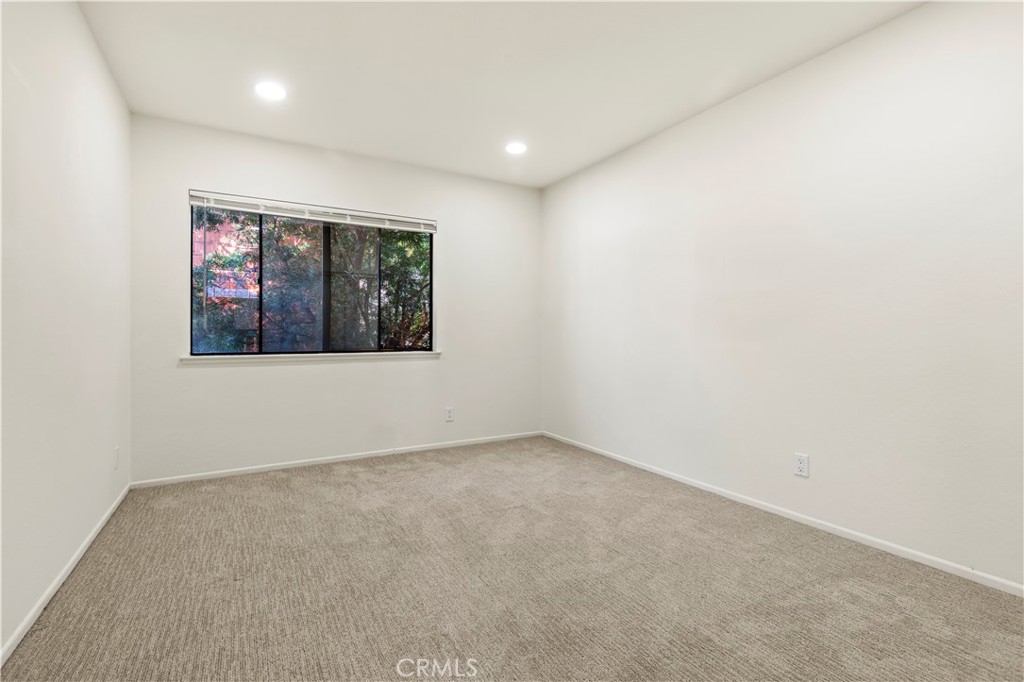 13 Recodo Irvine, CA 92620 - Photo 27 of 71 an empty room with windows