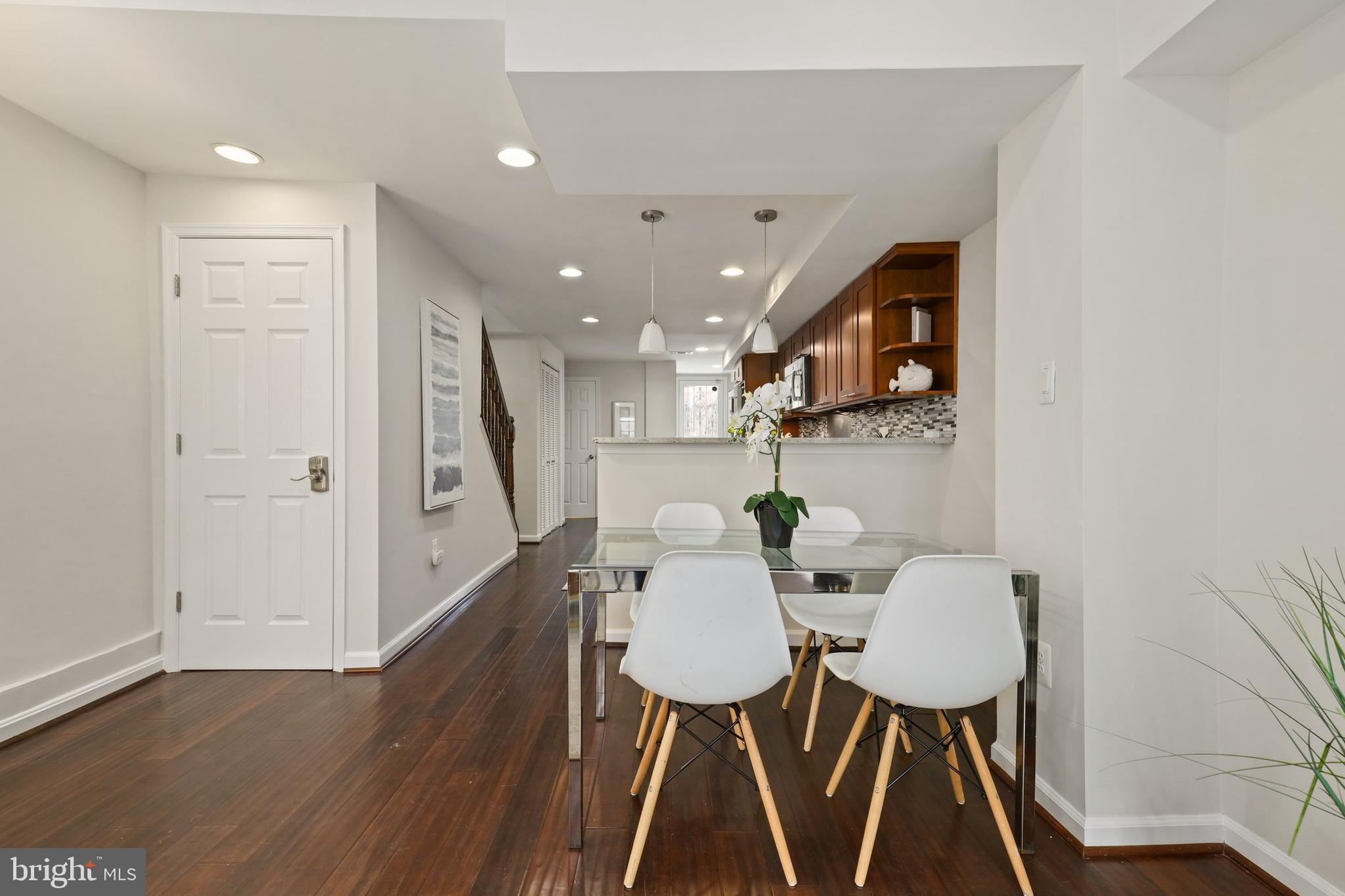 481 Ridge Street Northwest Washington, DC 20001 - Photo 12 of 33