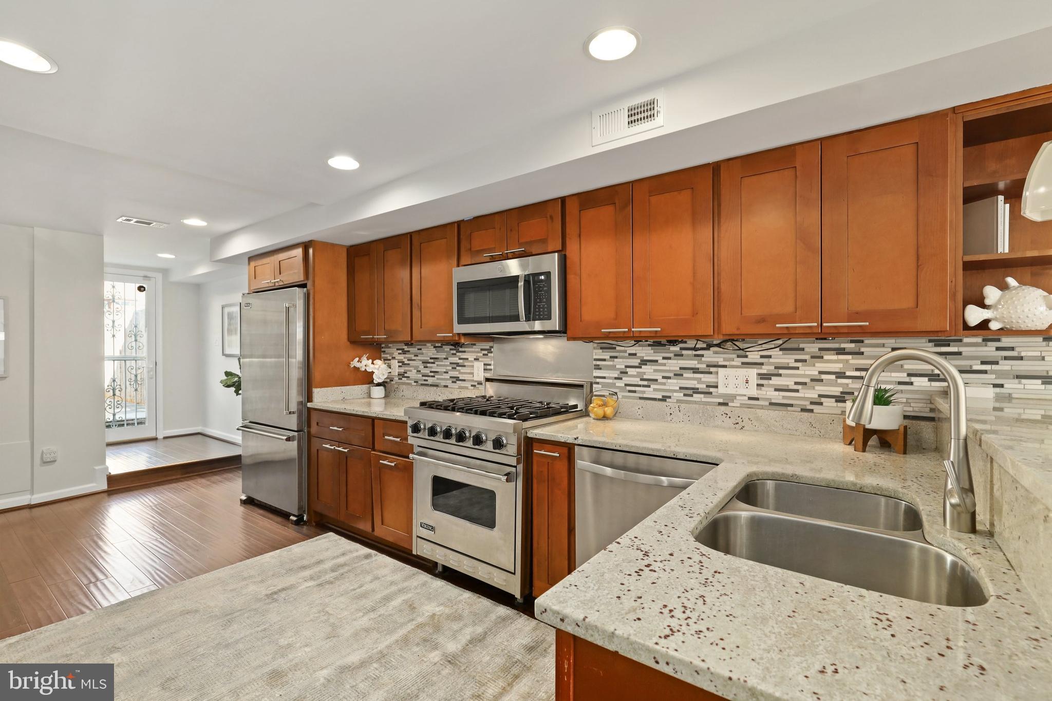 481 Ridge Street Northwest Washington, DC 20001 - Photo 14 of 33