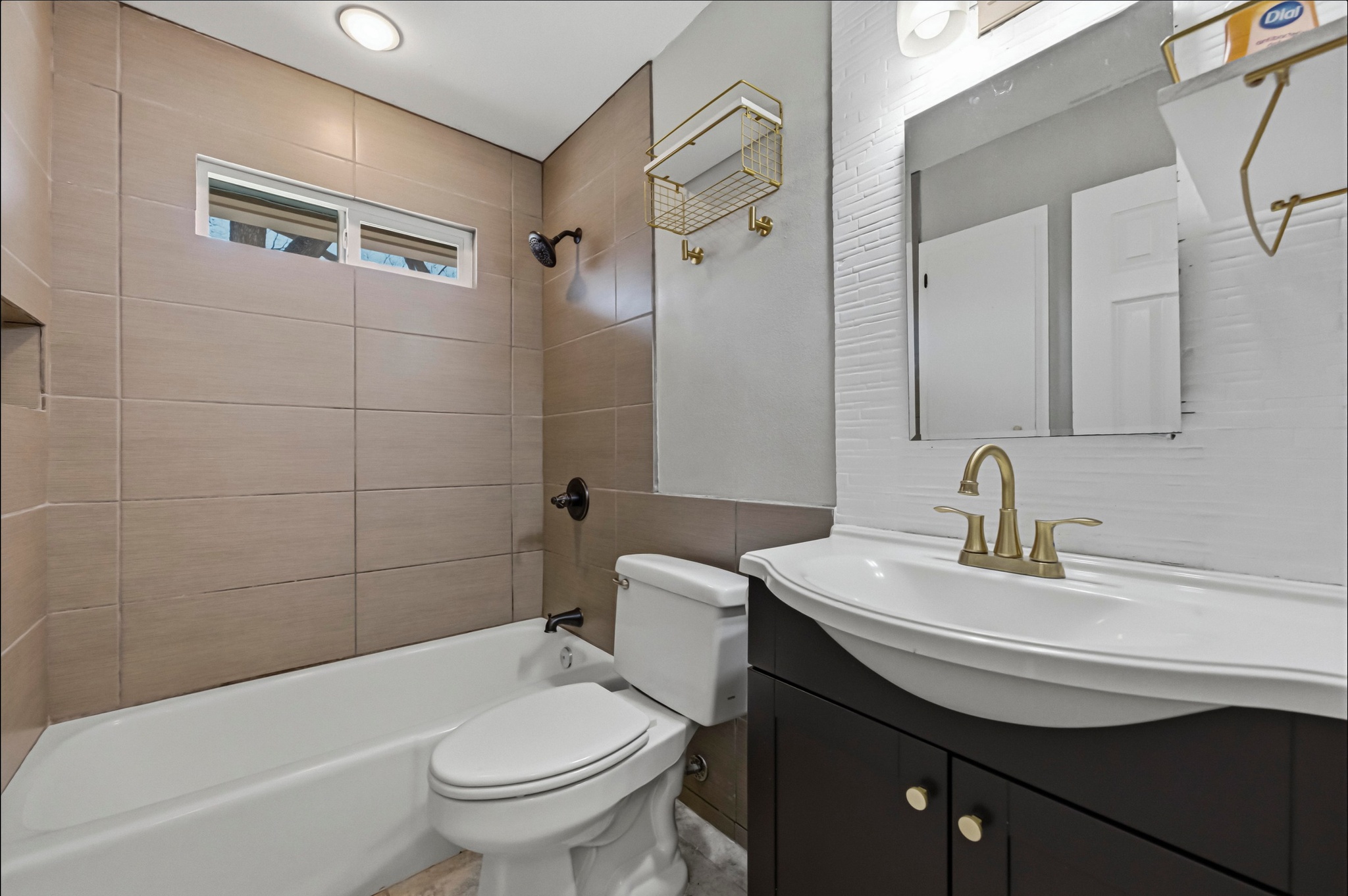 1005 Arthur Stiles Road Austin, TX 78721 - Photo 18 of 29 Updated bathroom!