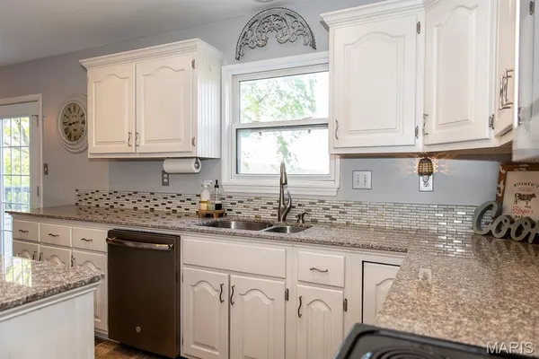 $335,000 | 1525 Prehistoric Hill Drive, Imperial, MO 63052