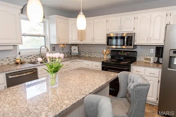 $335,000 | 1525 Prehistoric Hill Drive, Imperial, MO 63052