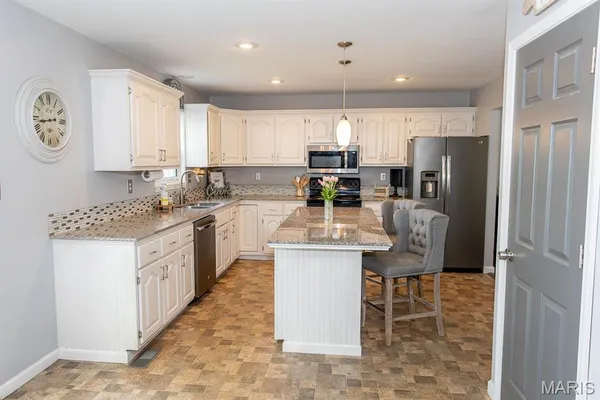 $335,000 | 1525 Prehistoric Hill Drive, Imperial, MO 63052