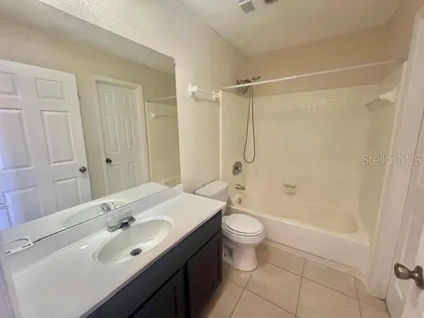 $1,250 | 4002 Versailles Drive, Unit 4002C, Orlando, FL 32808
