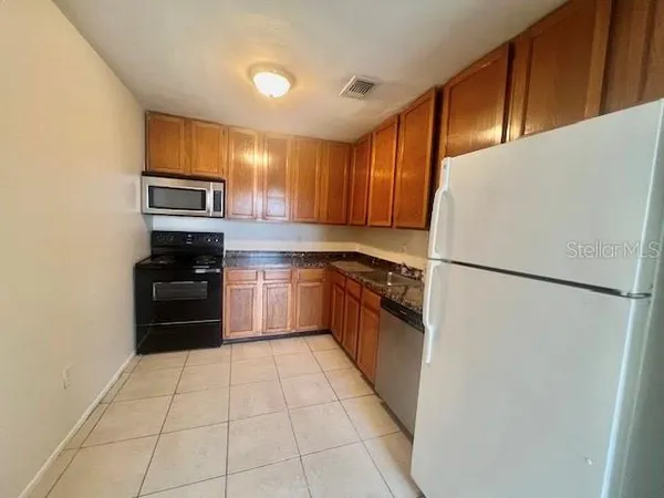 $1,250 | 4002 Versailles Drive, Unit 4002C, Orlando, FL 32808