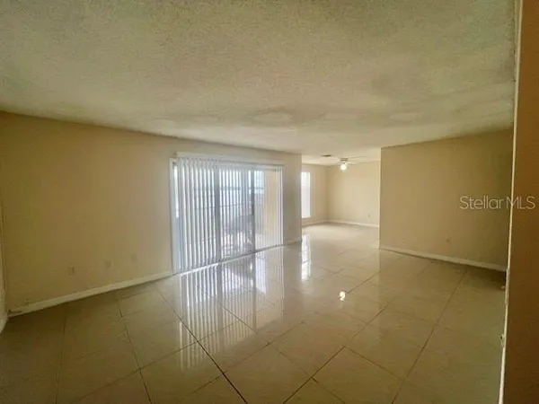 $1,250 | 4002 Versailles Drive, Unit 4002C, Orlando, FL 32808