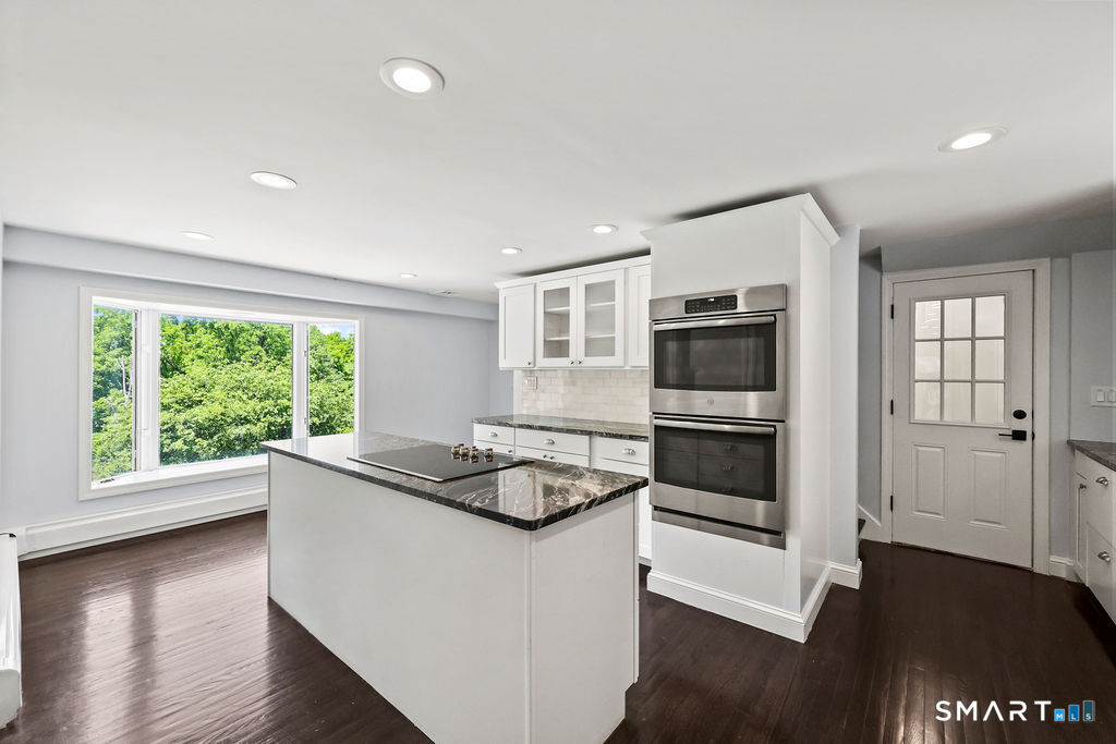 187 Talcott Notch Road Farmington, CT 06032 - Photo 6 of 40