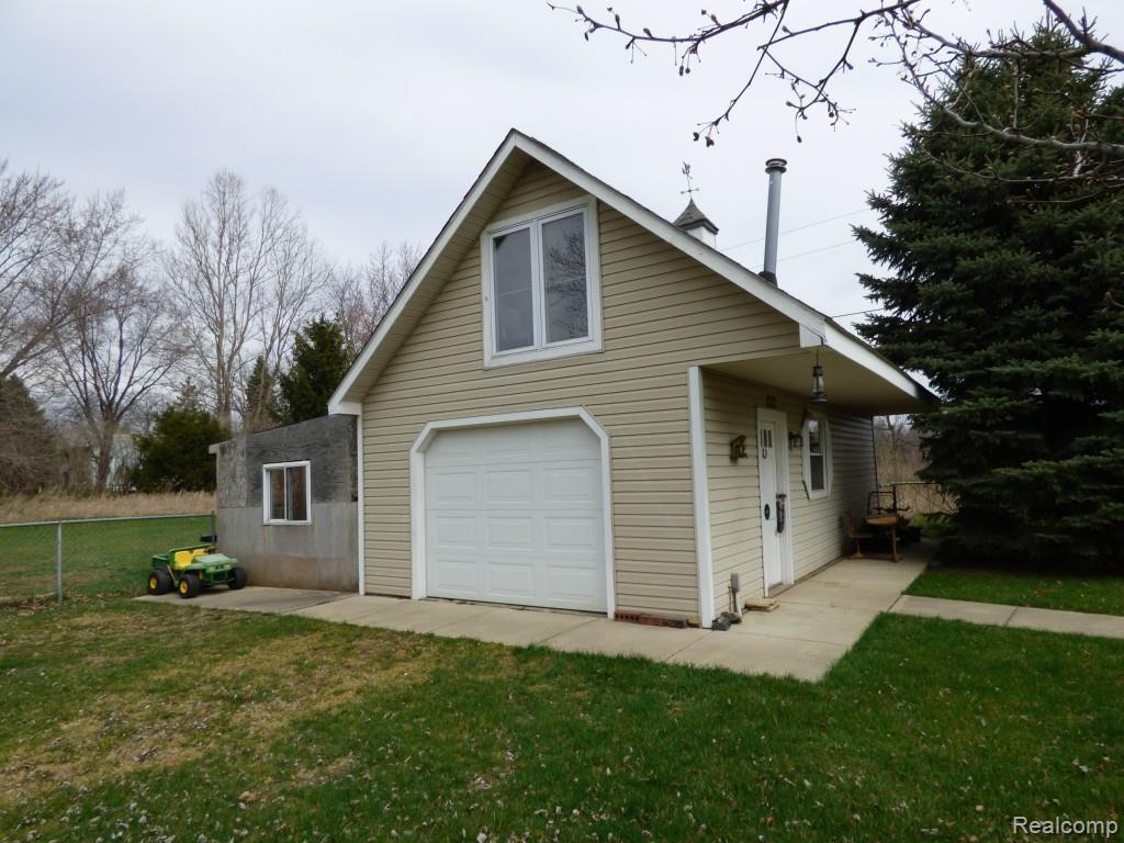 2285 East Maple Road Milford, MI 48381 - Photo 25 of 27 P1090670.jpg