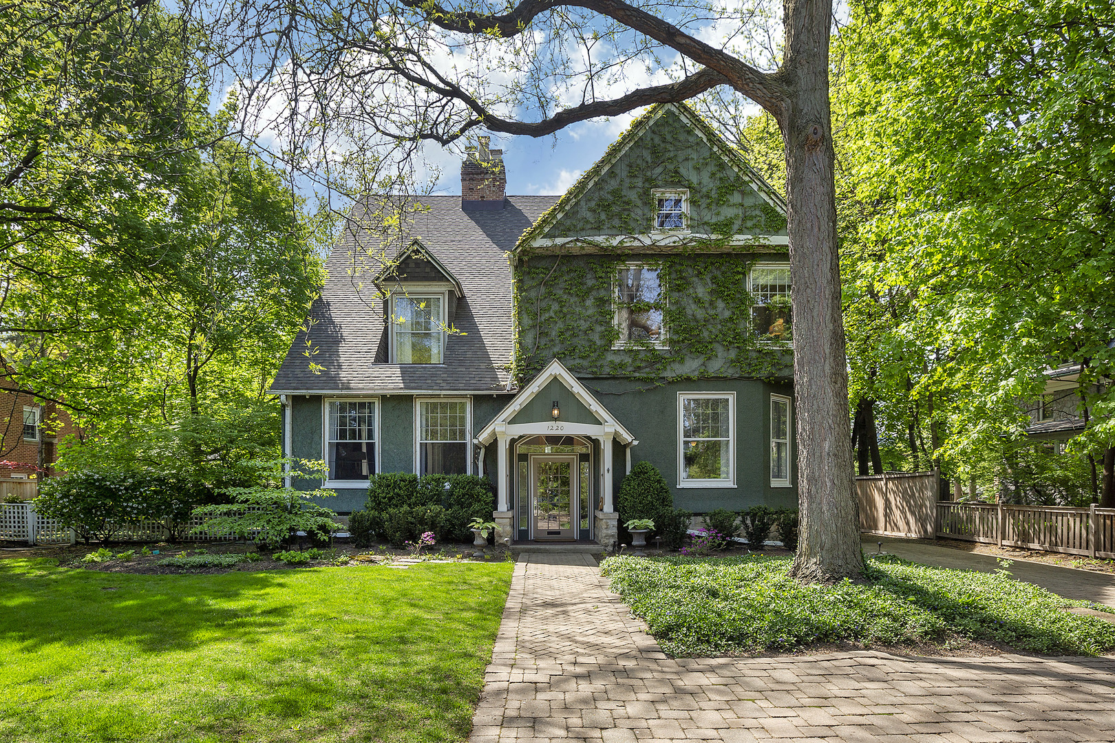 1220 Ridge Avenue Evanston, IL 60202 - Photo 1 of 31 Gallery Image 1