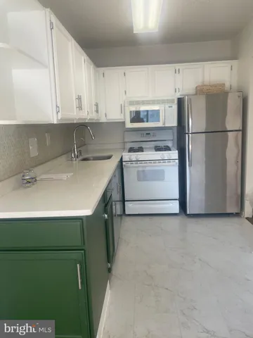 $1,900 | 5225 Pooks Hill Road, Unit 703N, Bethesda, MD 20814